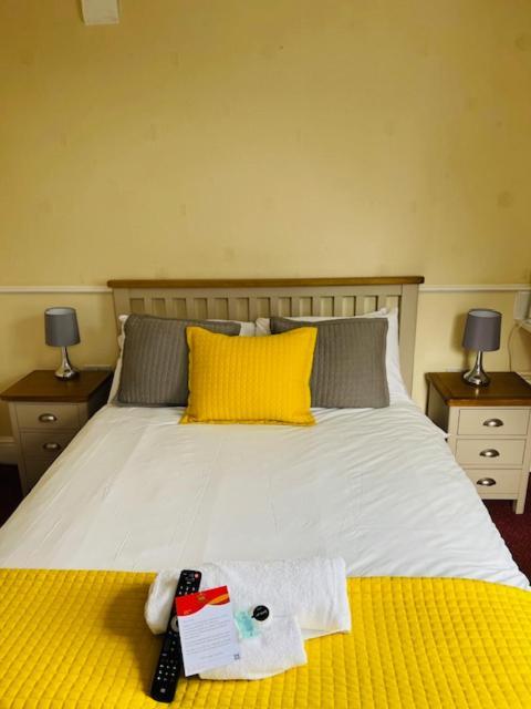 Crown Hotel Brackley ภายนอก รูปภาพ